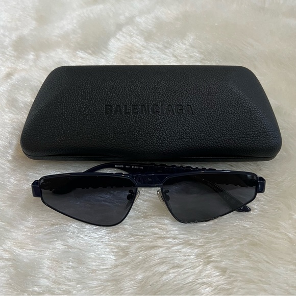 BALENCIAGA Cat-eye frame Sunglasses Navy Blue - Picture 2 of 13